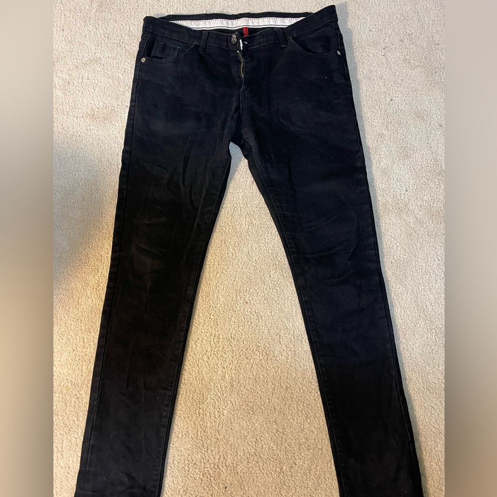 Casual slim fit black pant. L US